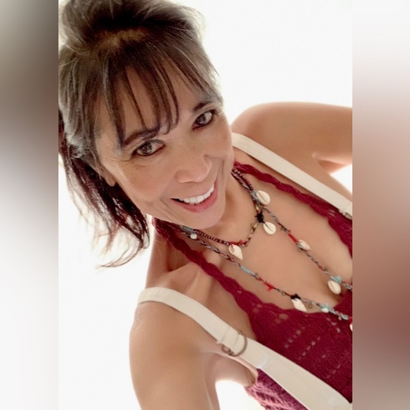 Meet your Posher, Justine - Picture 1 of 12